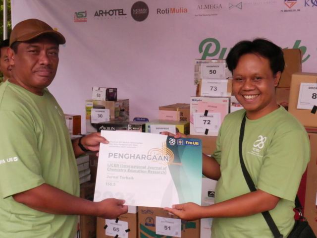 MILAD FMIPA UII: Pendidikan Kimia Raih Double Winner